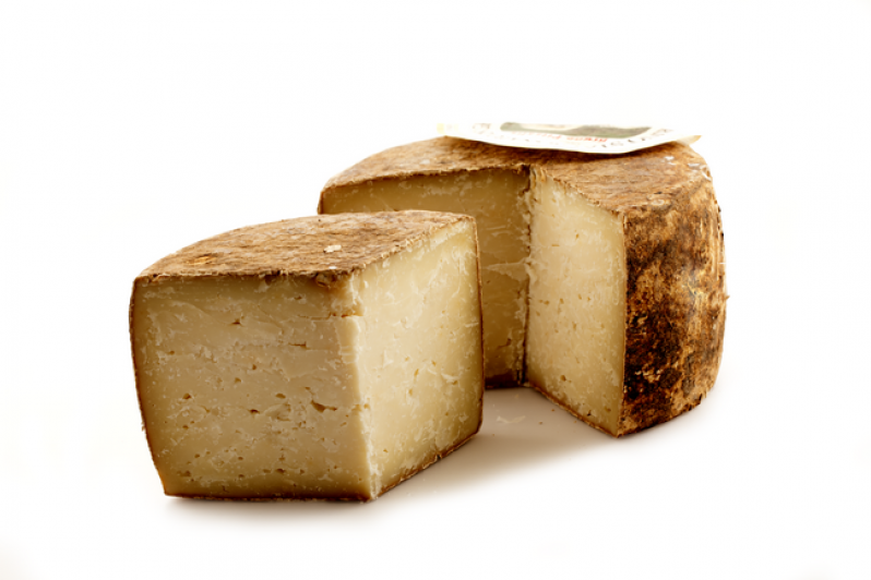 Pecorino stagionato in grotta