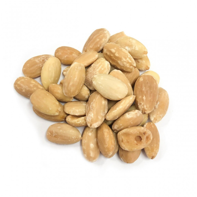 Mandorle pelate salate e tostate